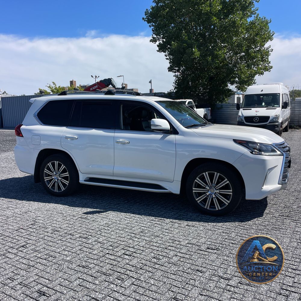 2017 Lexus LX 570 Base