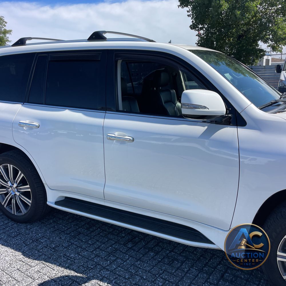 2017 Lexus LX 570 Base