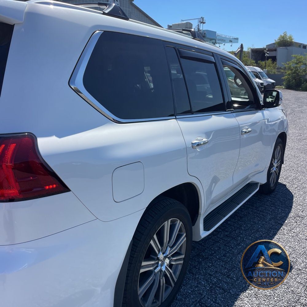 2017 Lexus LX 570 Base