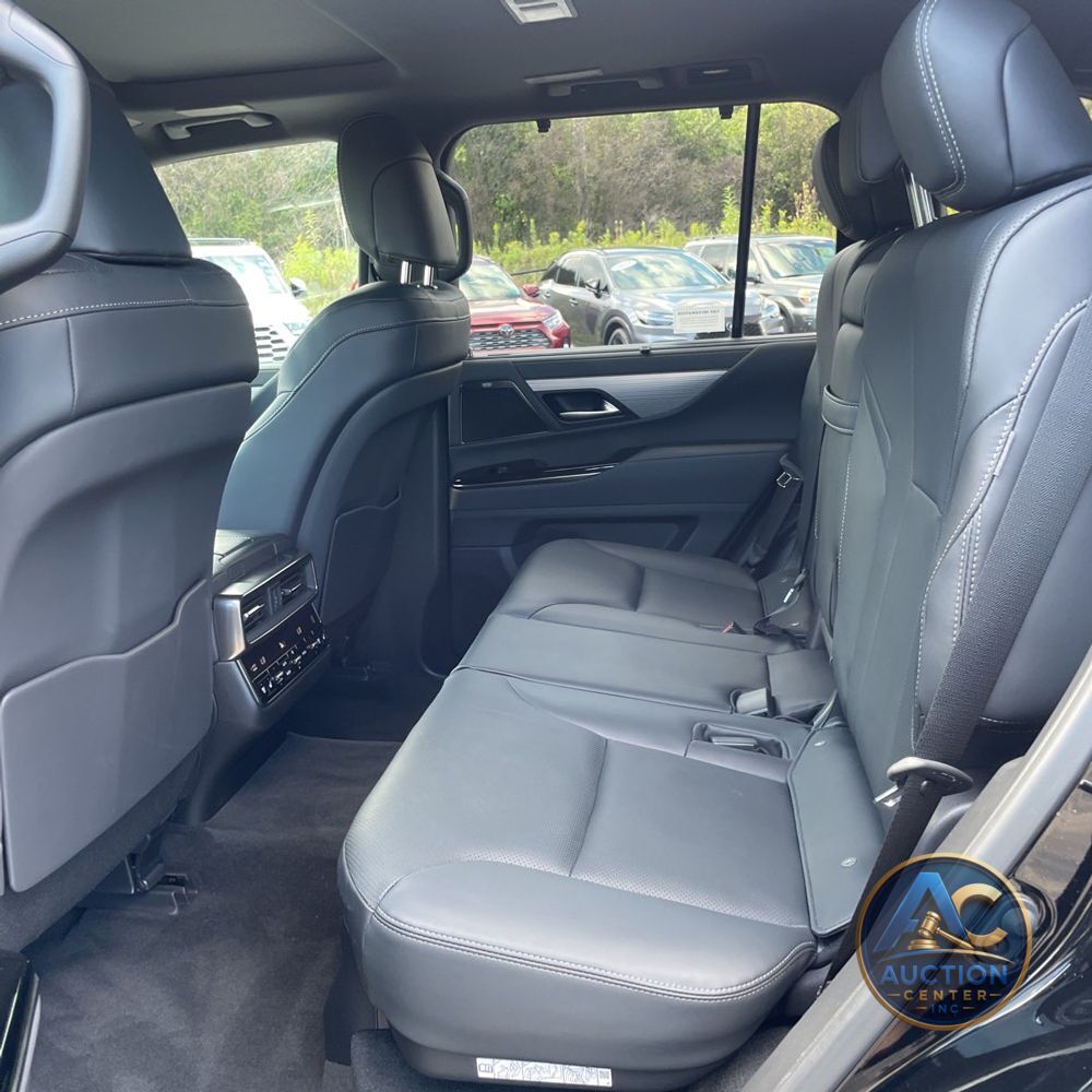2024 Lexus LX 600 F SPORT Handling