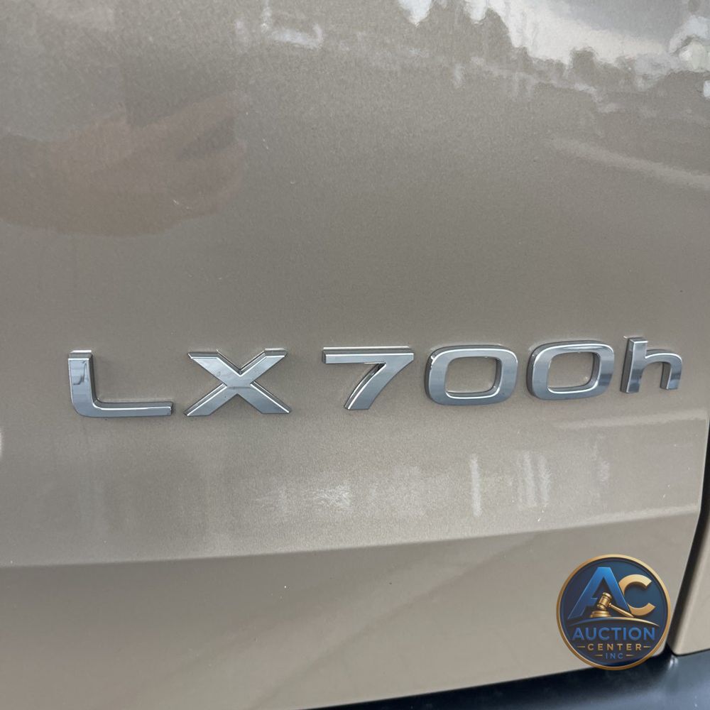 2025 Lexus LX 700h Overtrail