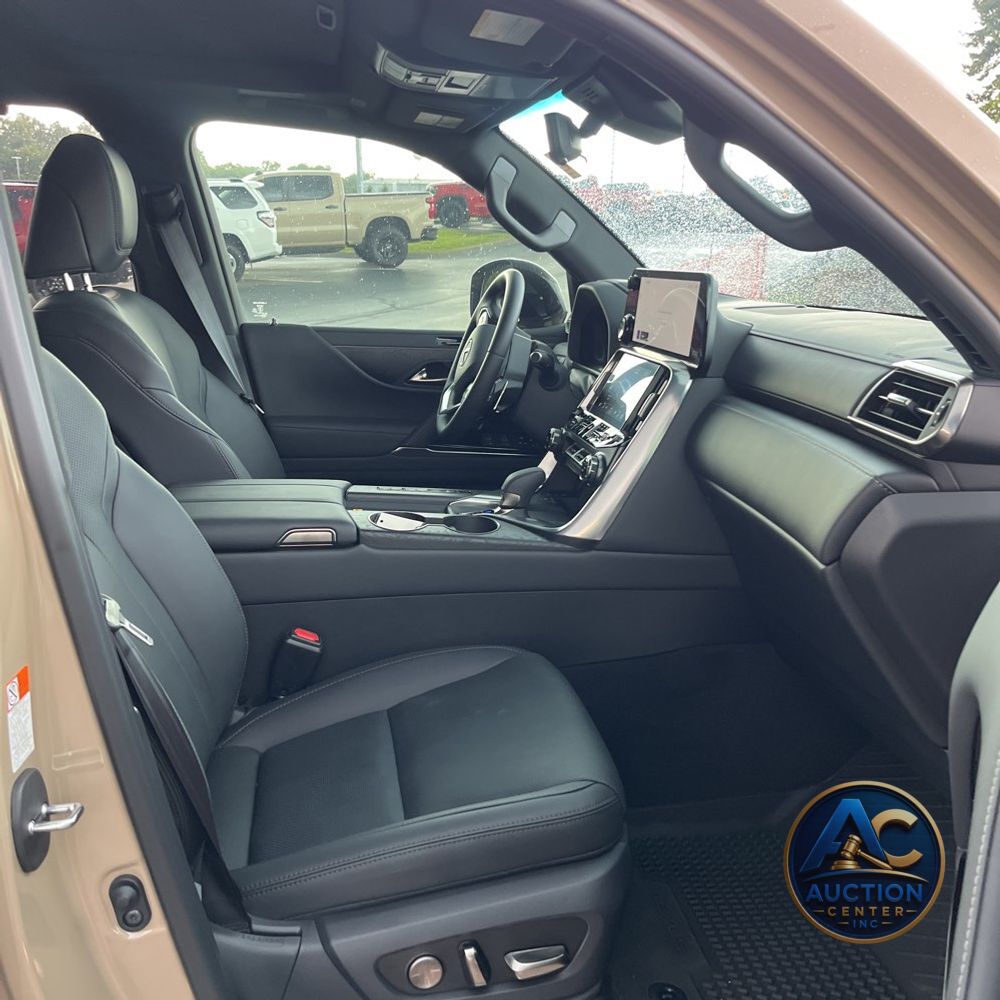 2025 Lexus LX 700h Overtrail