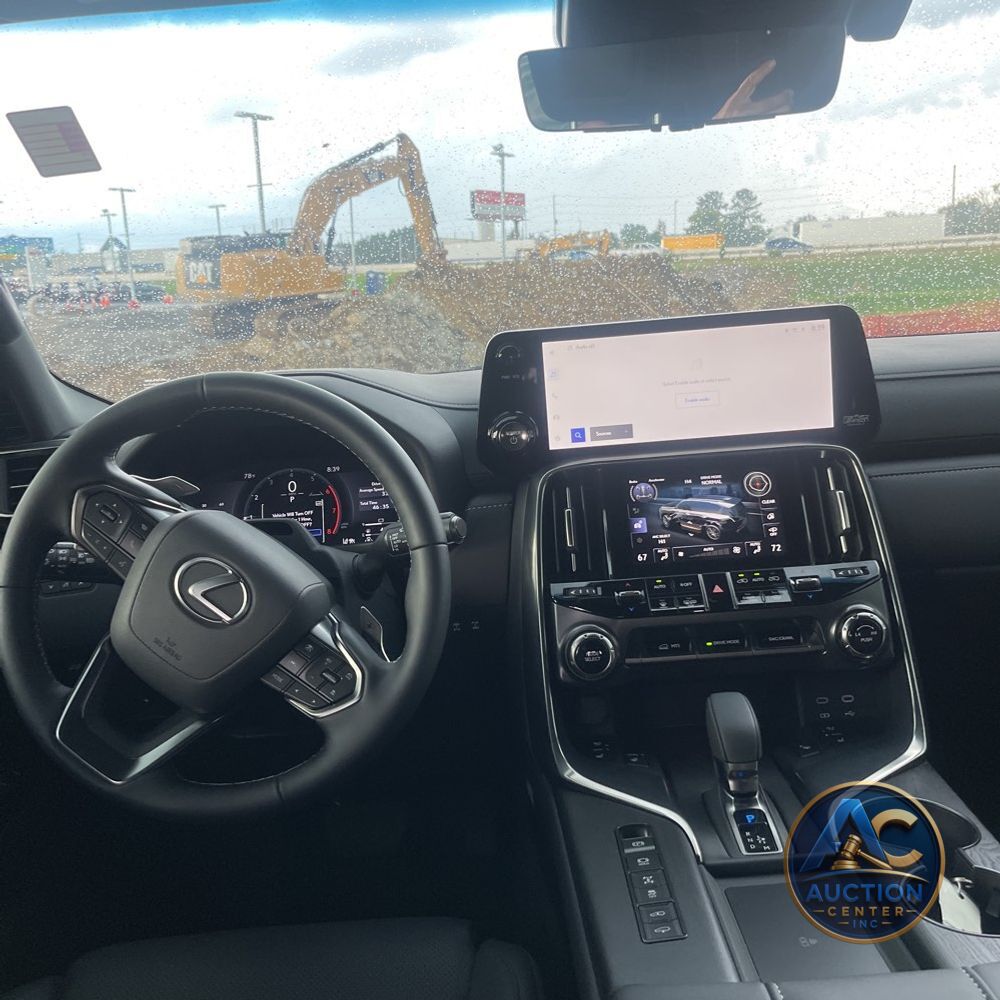 2025 Lexus LX 700h Overtrail