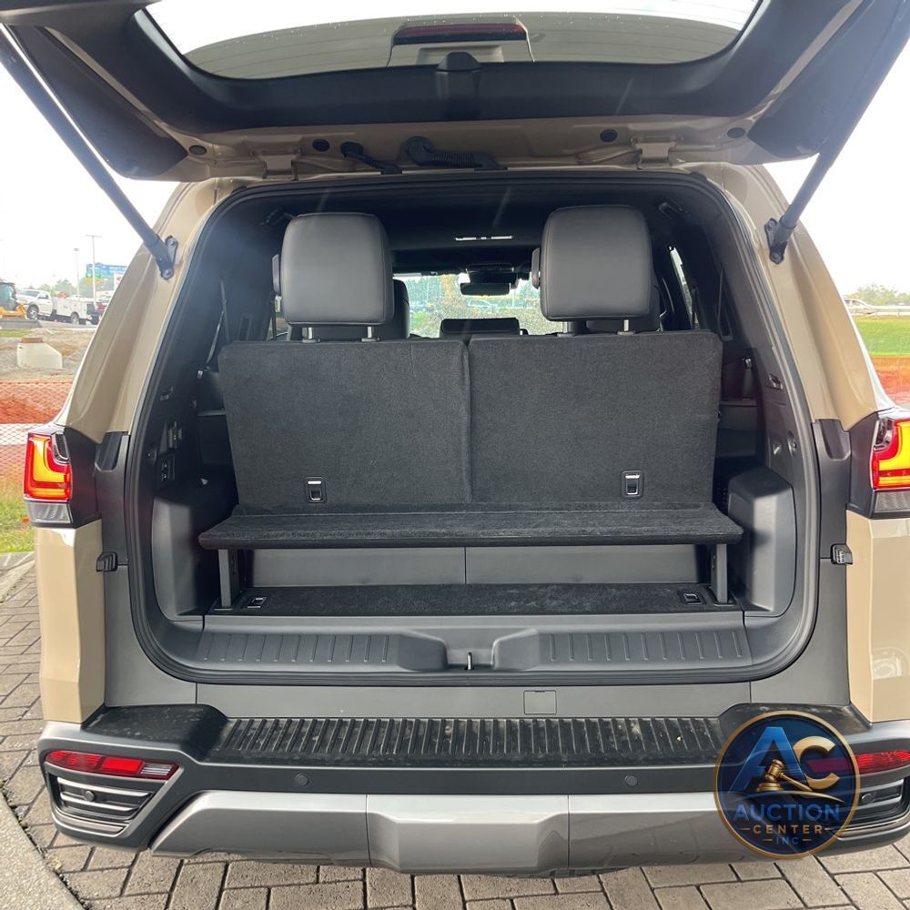 2025 Lexus LX 700h Overtrail