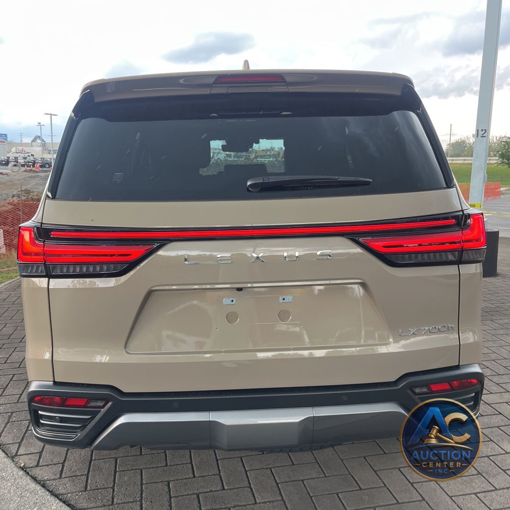2025 Lexus LX 700h Overtrail