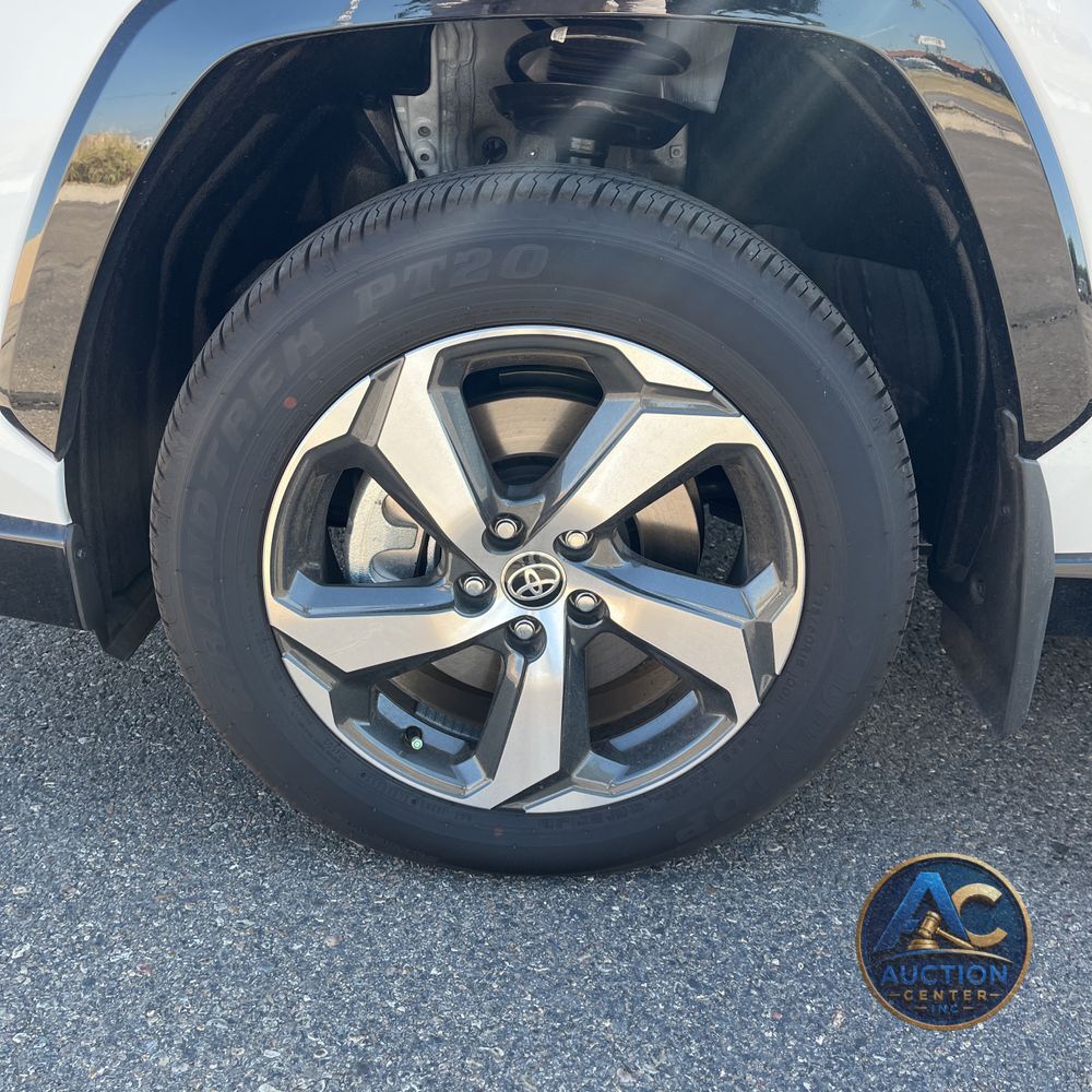 2025 Toyota RAV4 Plug-in Hybrid SE