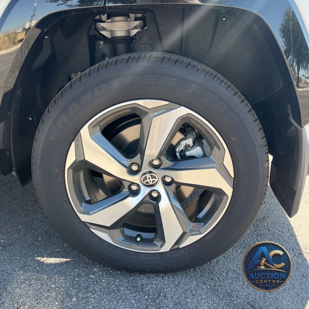 2025 Toyota RAV4 Plug-in Hybrid SE