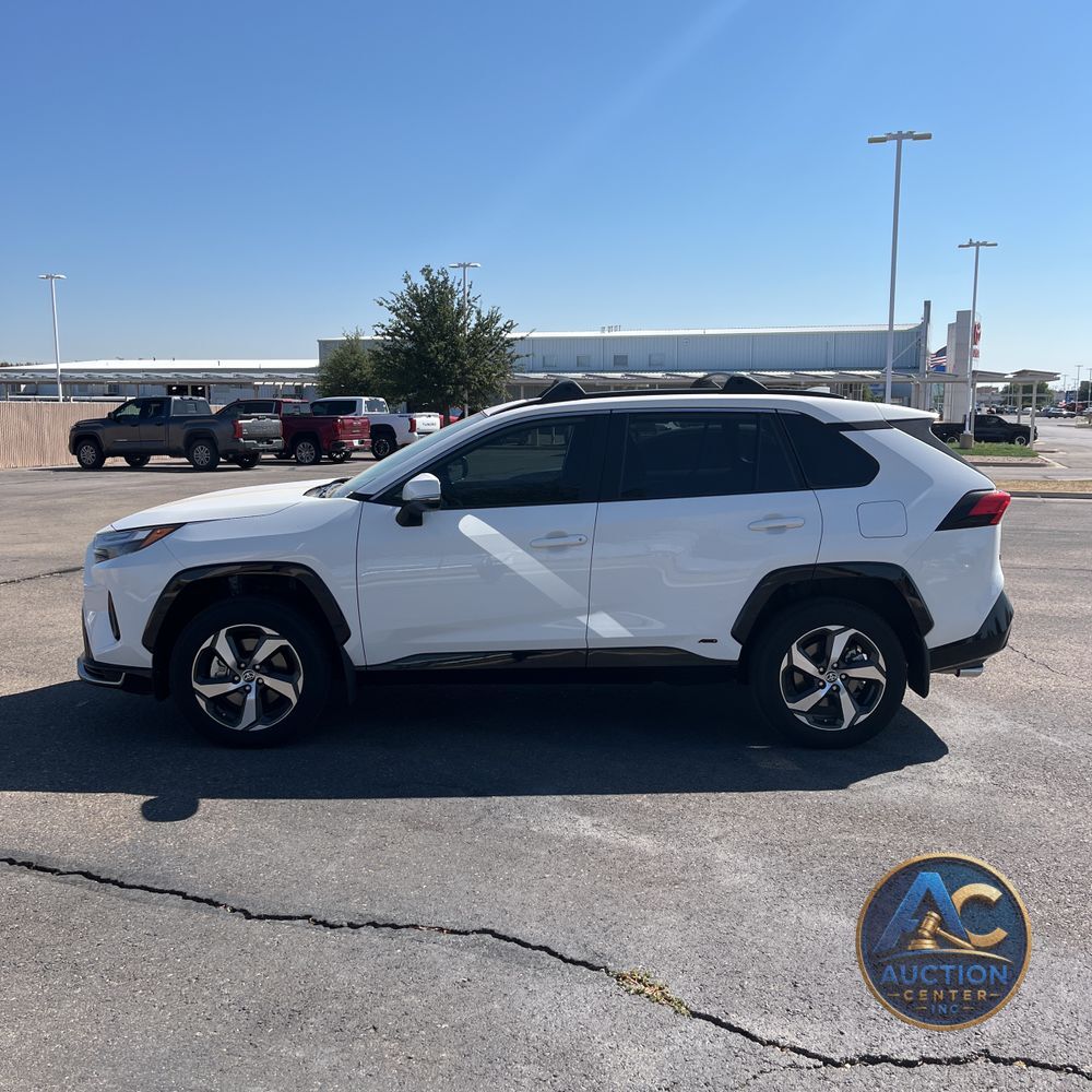 2025 Toyota RAV4 Plug-in Hybrid SE