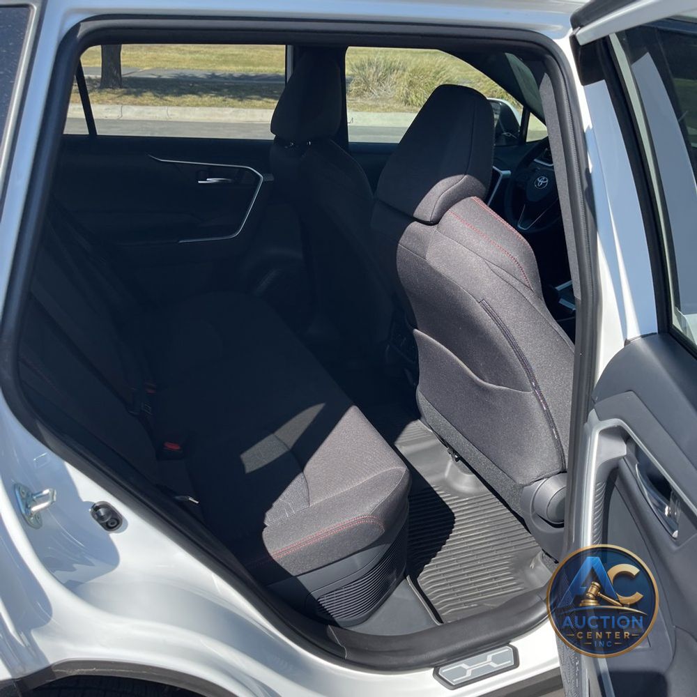 2025 Toyota RAV4 Plug-in Hybrid SE