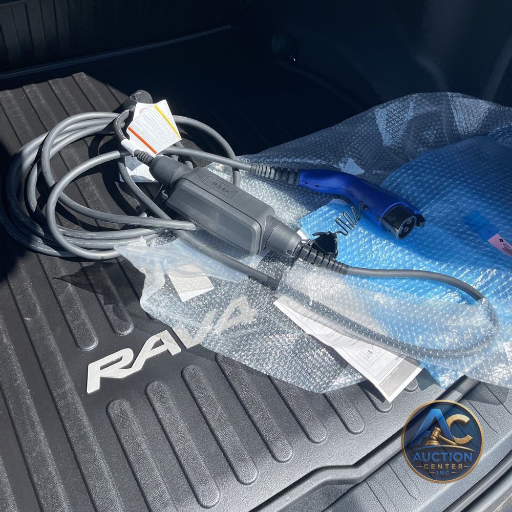 2025 Toyota RAV4 Plug-in Hybrid SE