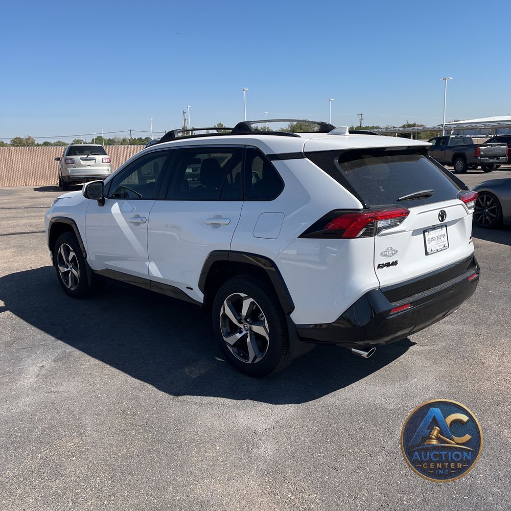 2025 Toyota RAV4 Plug-in Hybrid SE