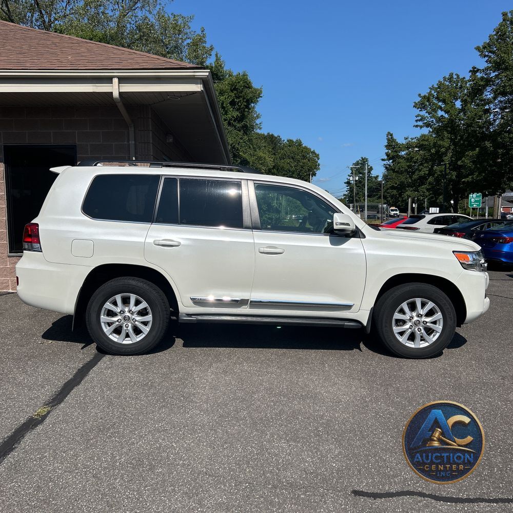 2019 Toyota Land Cruiser Base