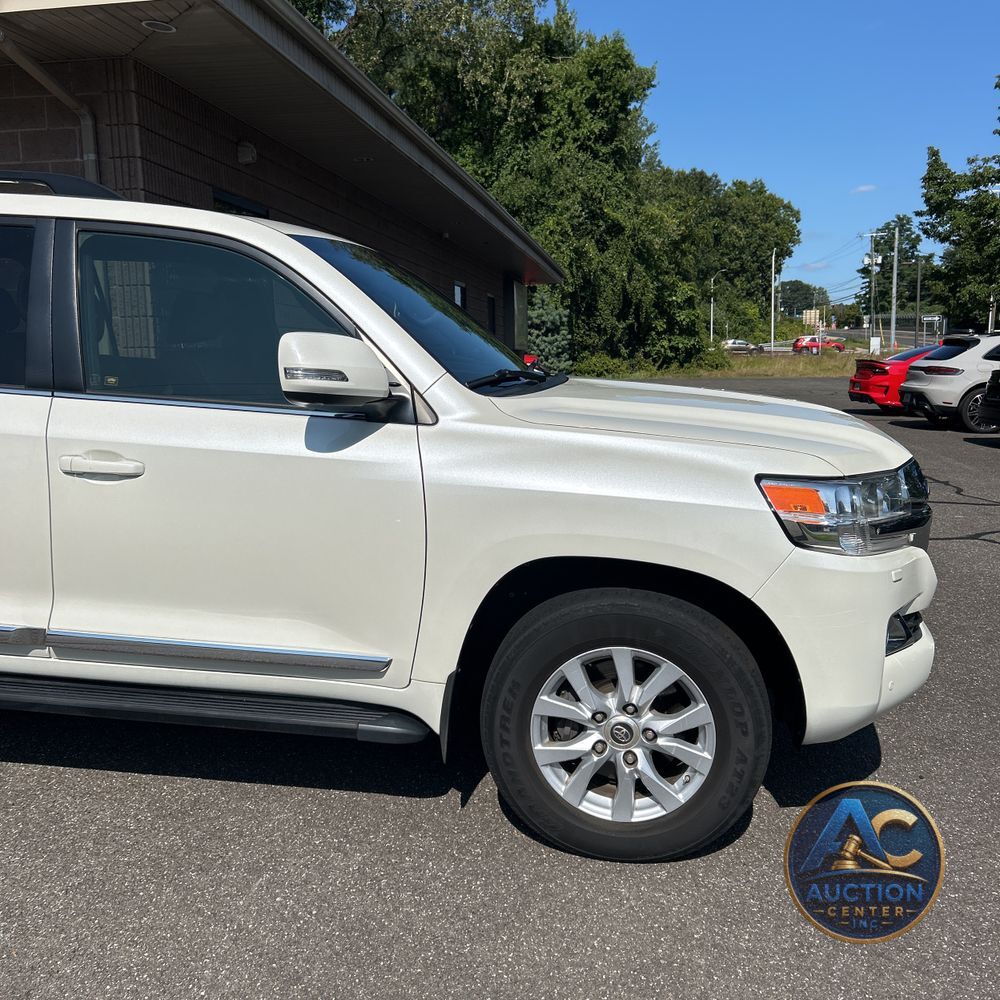 2019 Toyota Land Cruiser Base
