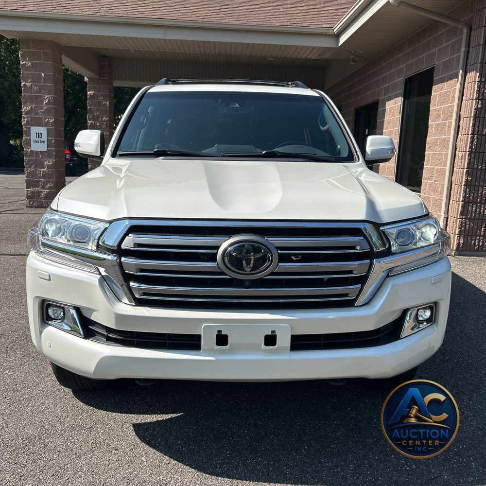 2019 Toyota Land Cruiser Base