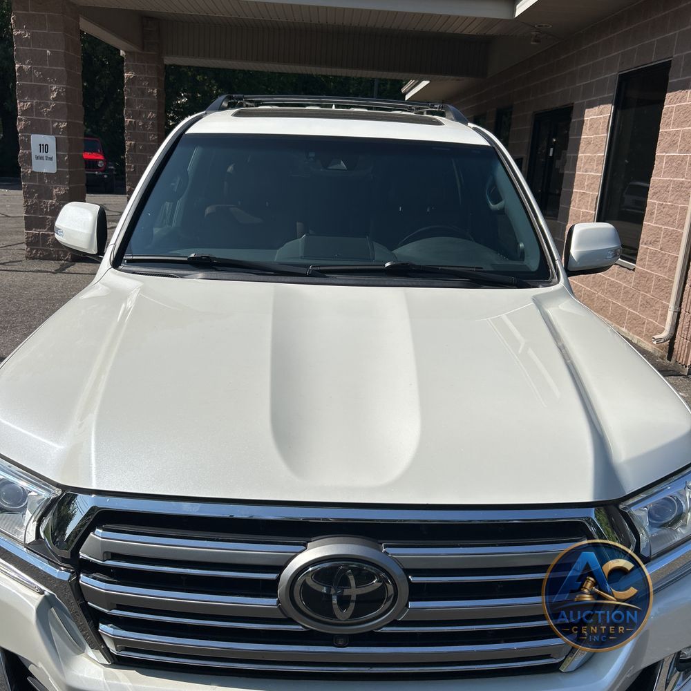 2019 Toyota Land Cruiser Base