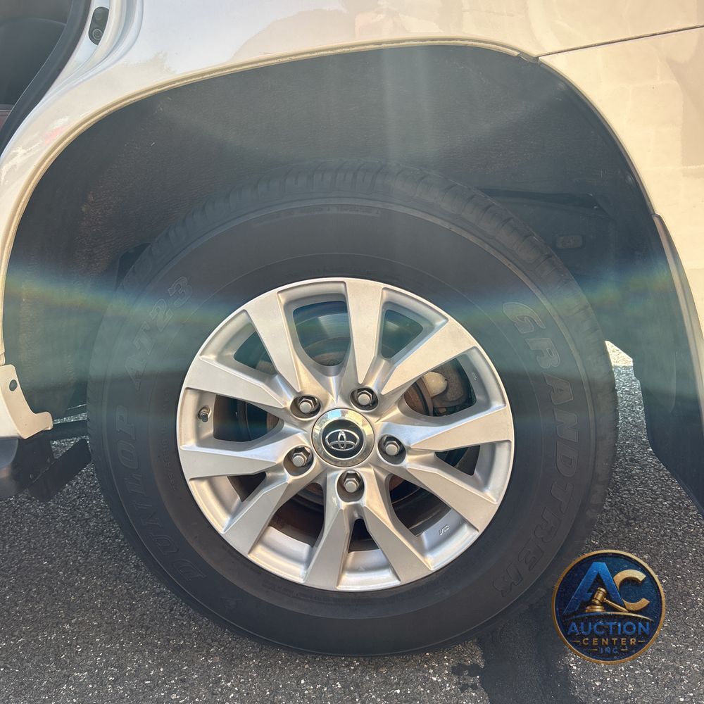 2019 Toyota Land Cruiser Base