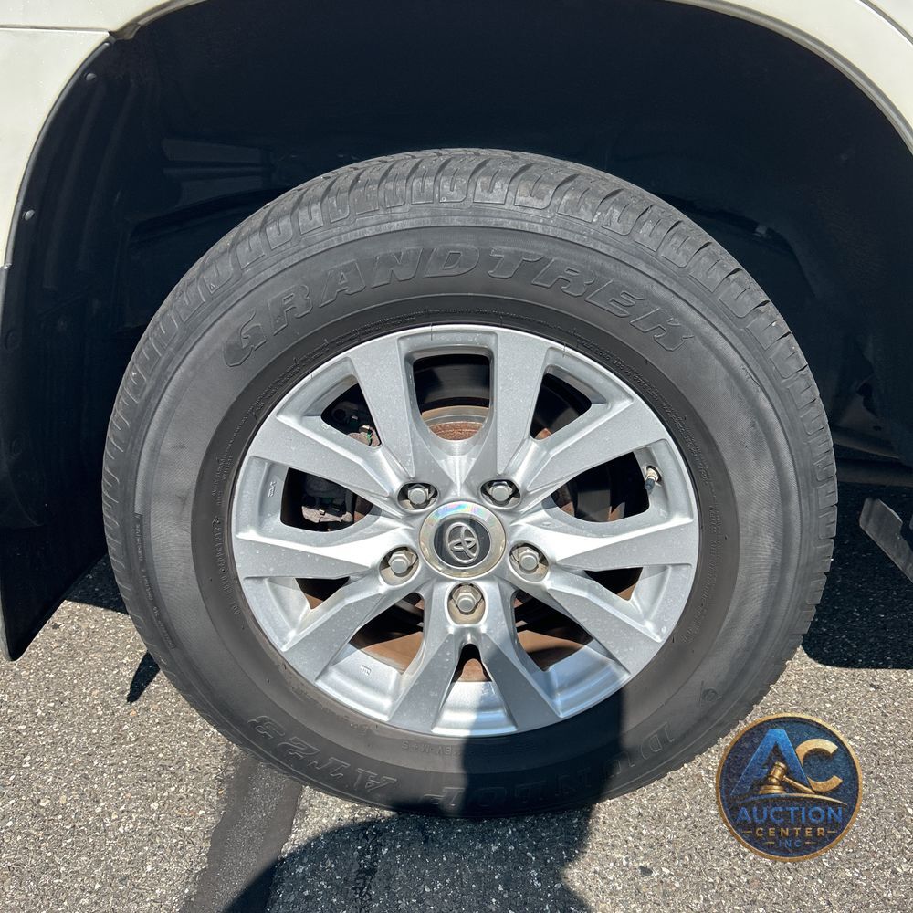 2019 Toyota Land Cruiser Base