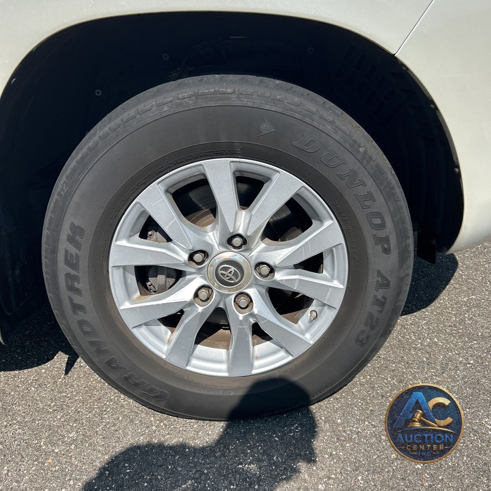 2019 Toyota Land Cruiser Base