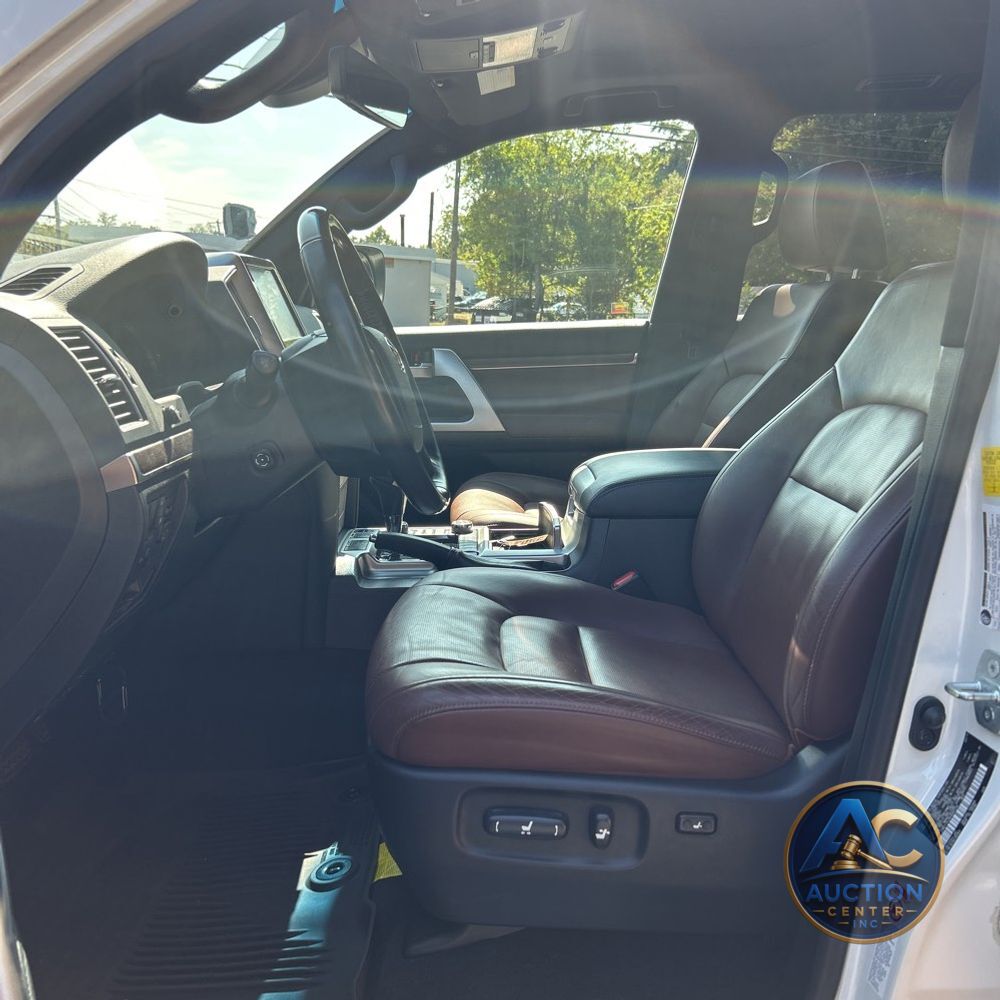 2019 Toyota Land Cruiser Base