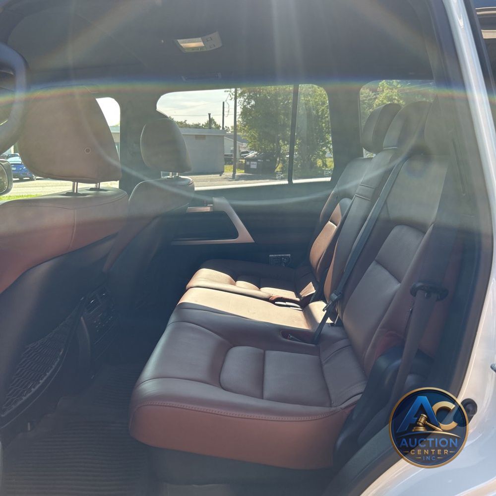 2019 Toyota Land Cruiser Base