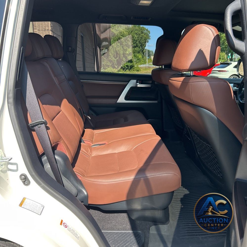 2019 Toyota Land Cruiser Base