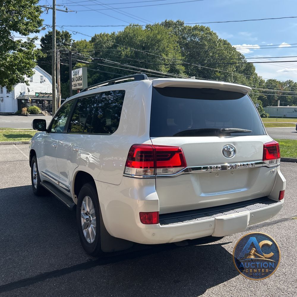 2019 Toyota Land Cruiser Base