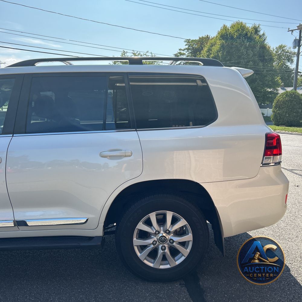 2019 Toyota Land Cruiser Base