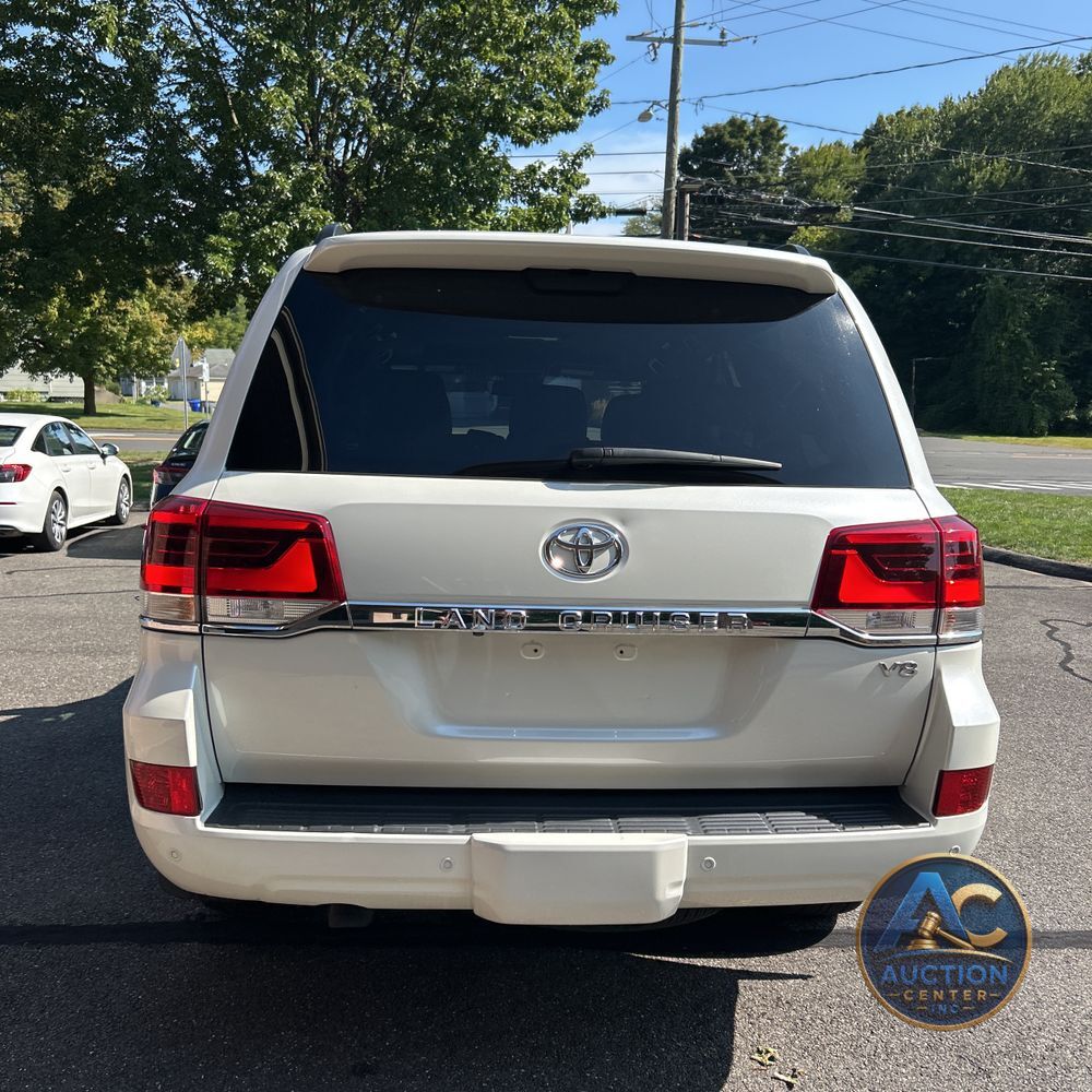 2019 Toyota Land Cruiser Base