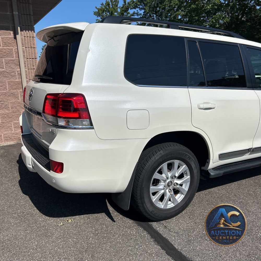 2019 Toyota Land Cruiser Base