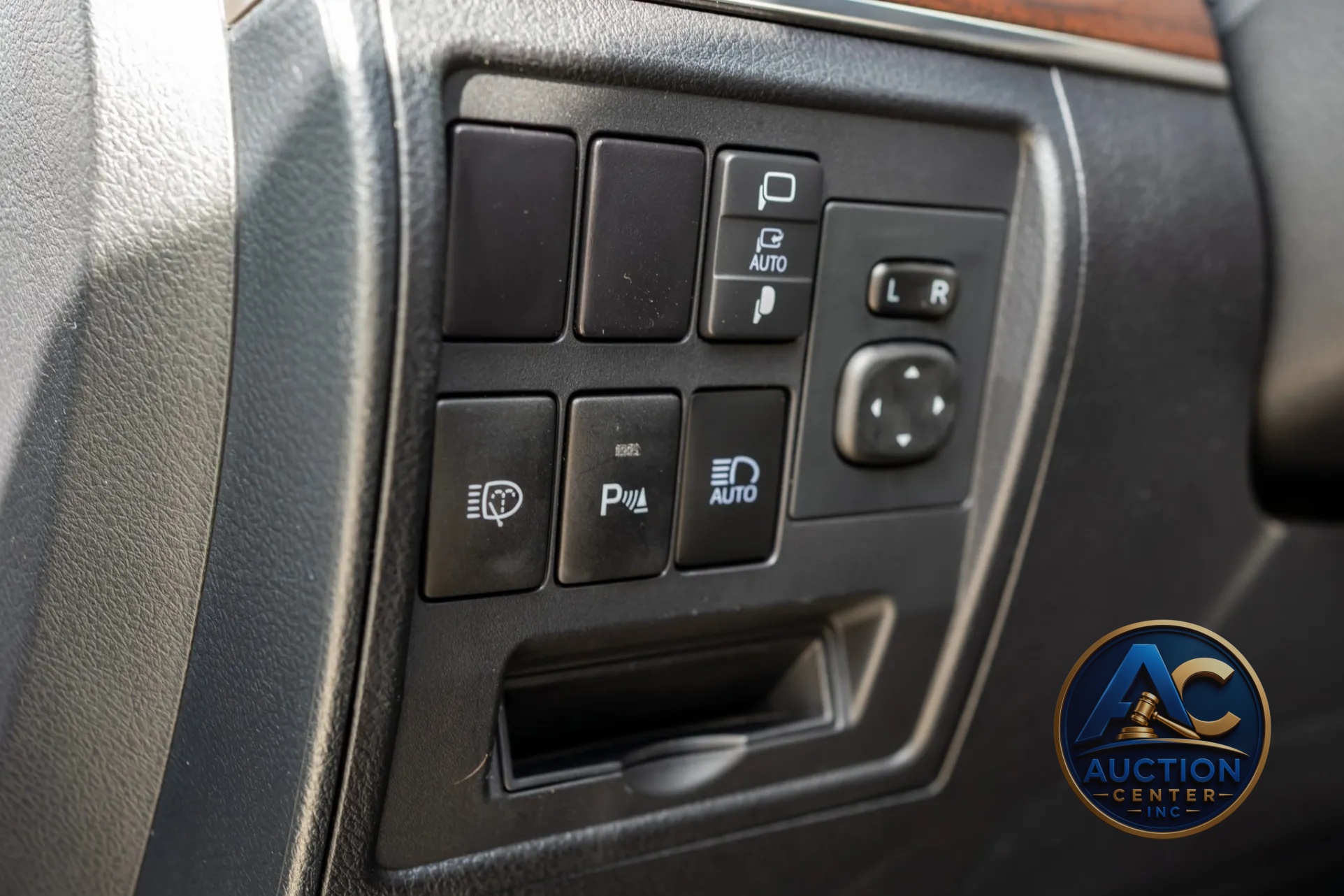 2020 Toyota Land Cruiser Heritage Edition