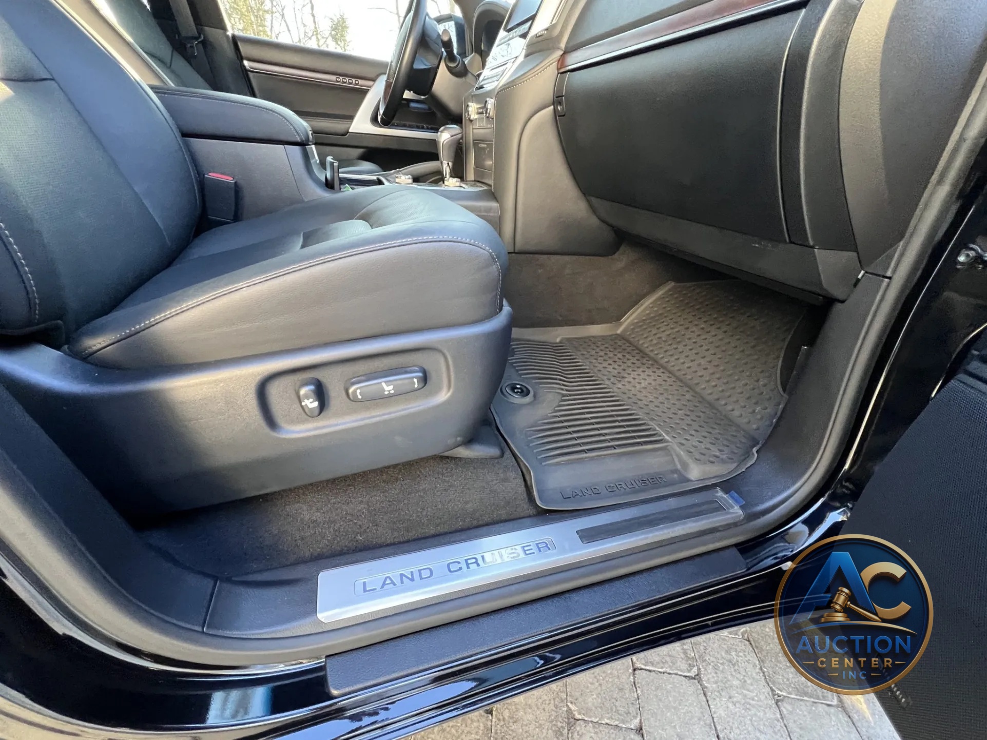 2021 Toyota Land Cruiser Heritage Edition