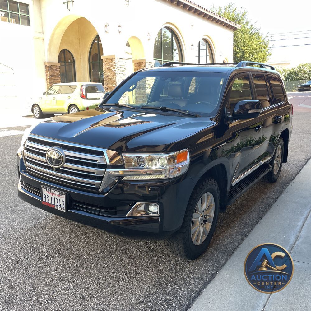 2019 Toyota Land Cruiser Base