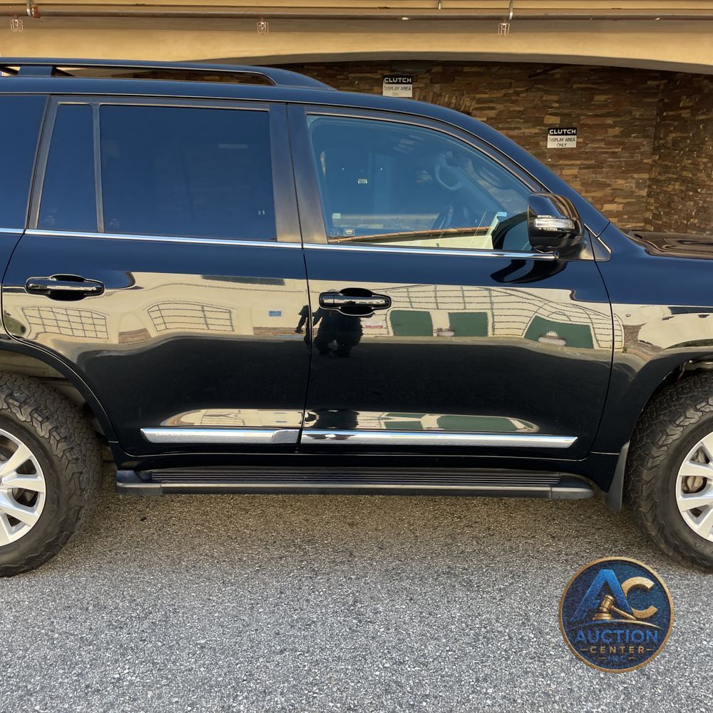 2019 Toyota Land Cruiser Base