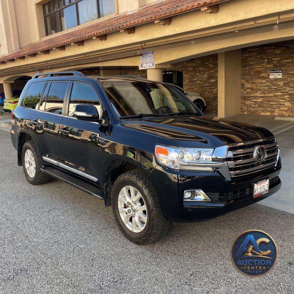 2019 Toyota Land Cruiser Base