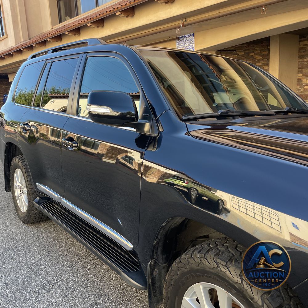 2019 Toyota Land Cruiser Base