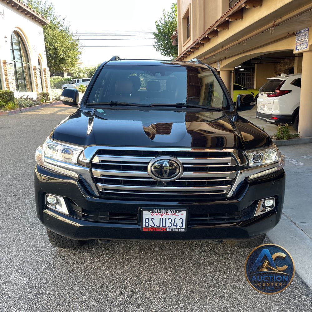 2019 Toyota Land Cruiser Base
