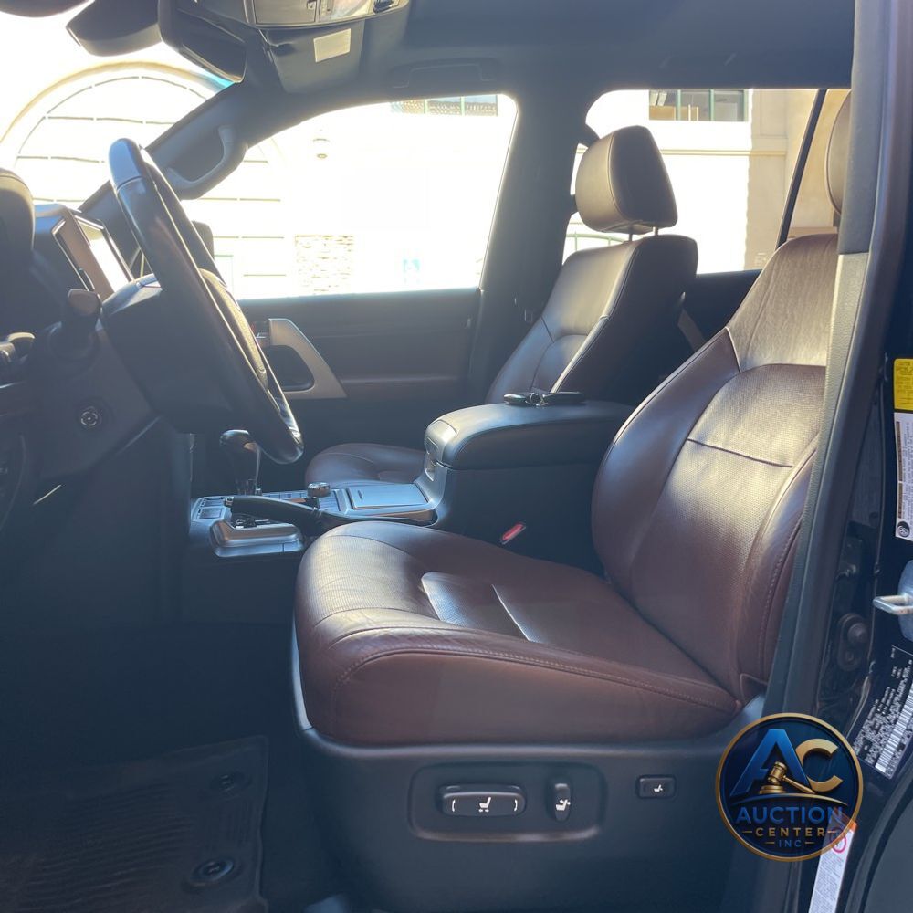 2019 Toyota Land Cruiser Base