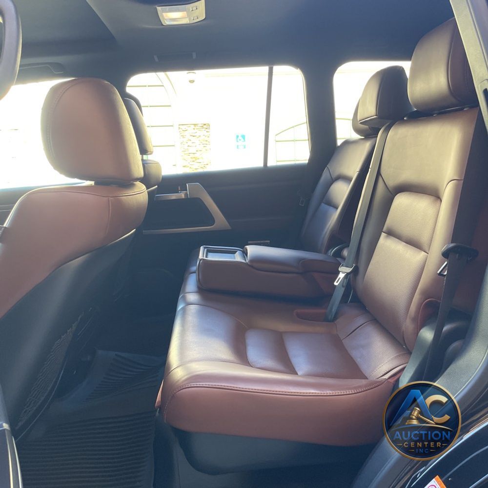 2019 Toyota Land Cruiser Base