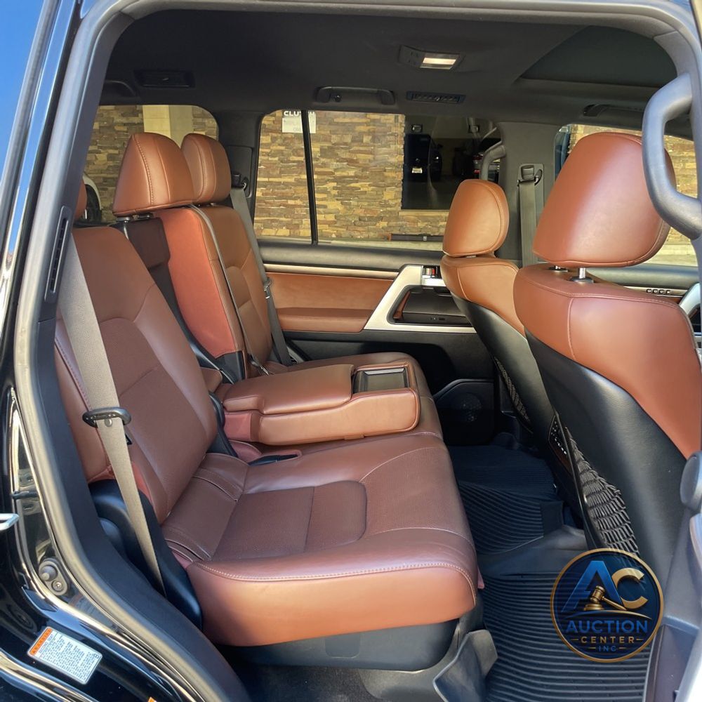2019 Toyota Land Cruiser Base