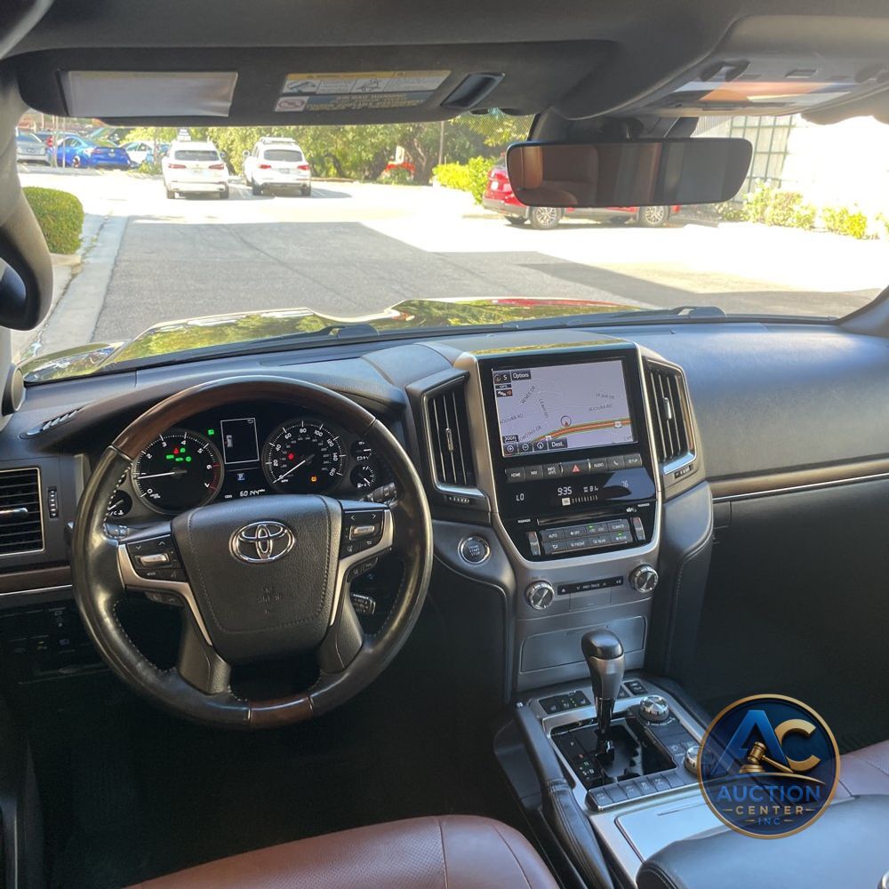 2019 Toyota Land Cruiser Base