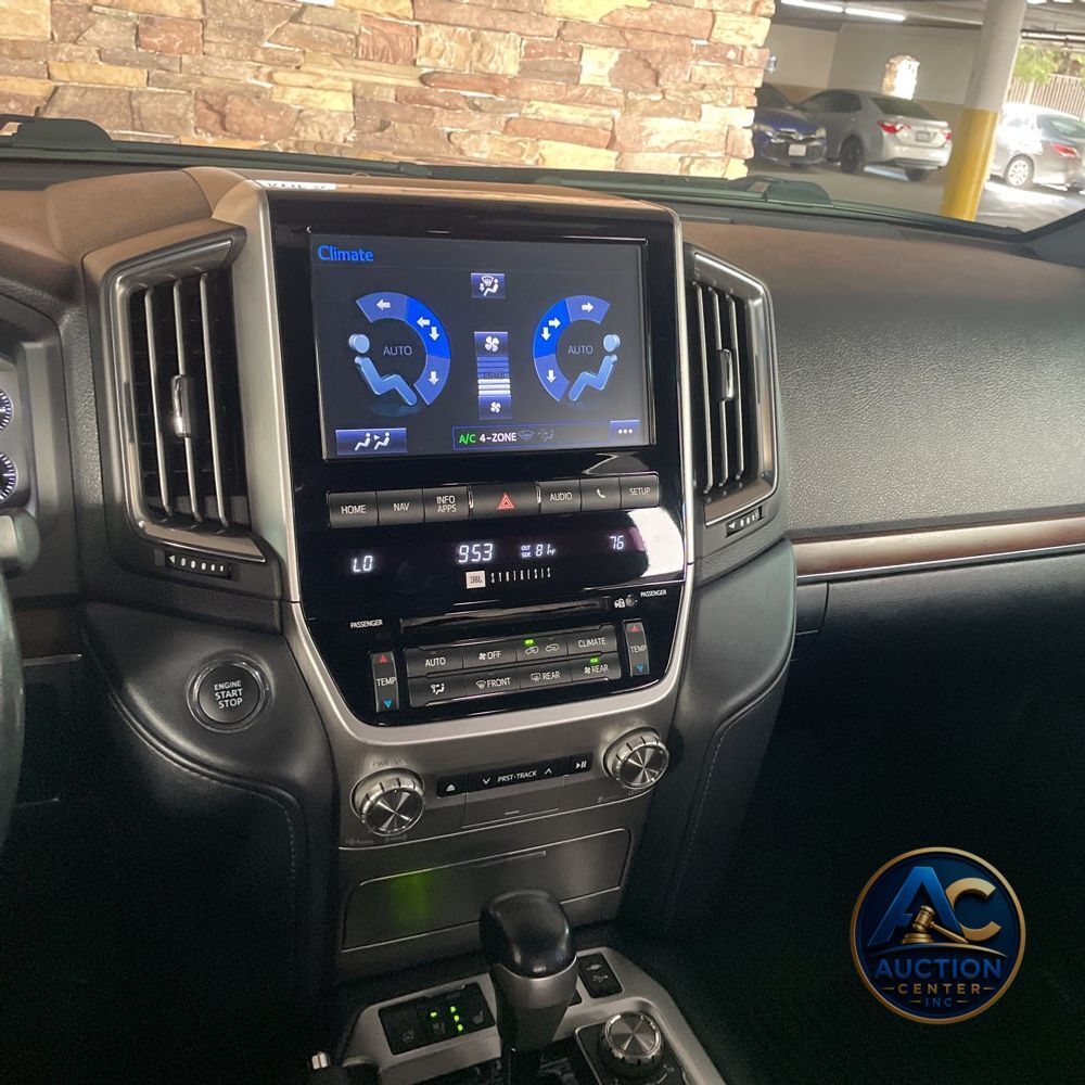 2019 Toyota Land Cruiser Base