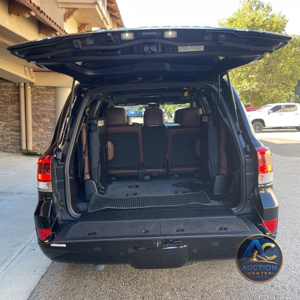 2019 Toyota Land Cruiser Base