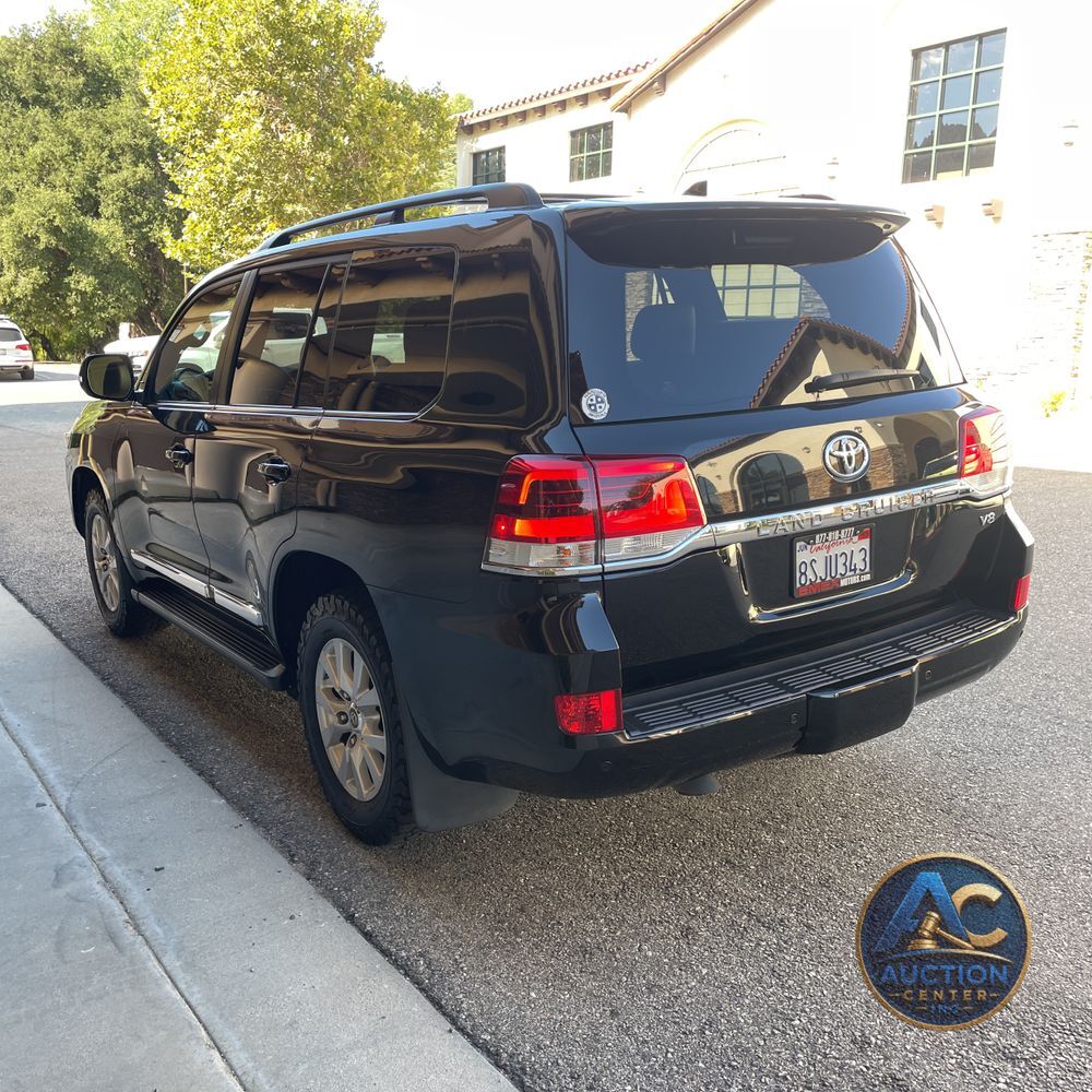 2019 Toyota Land Cruiser Base