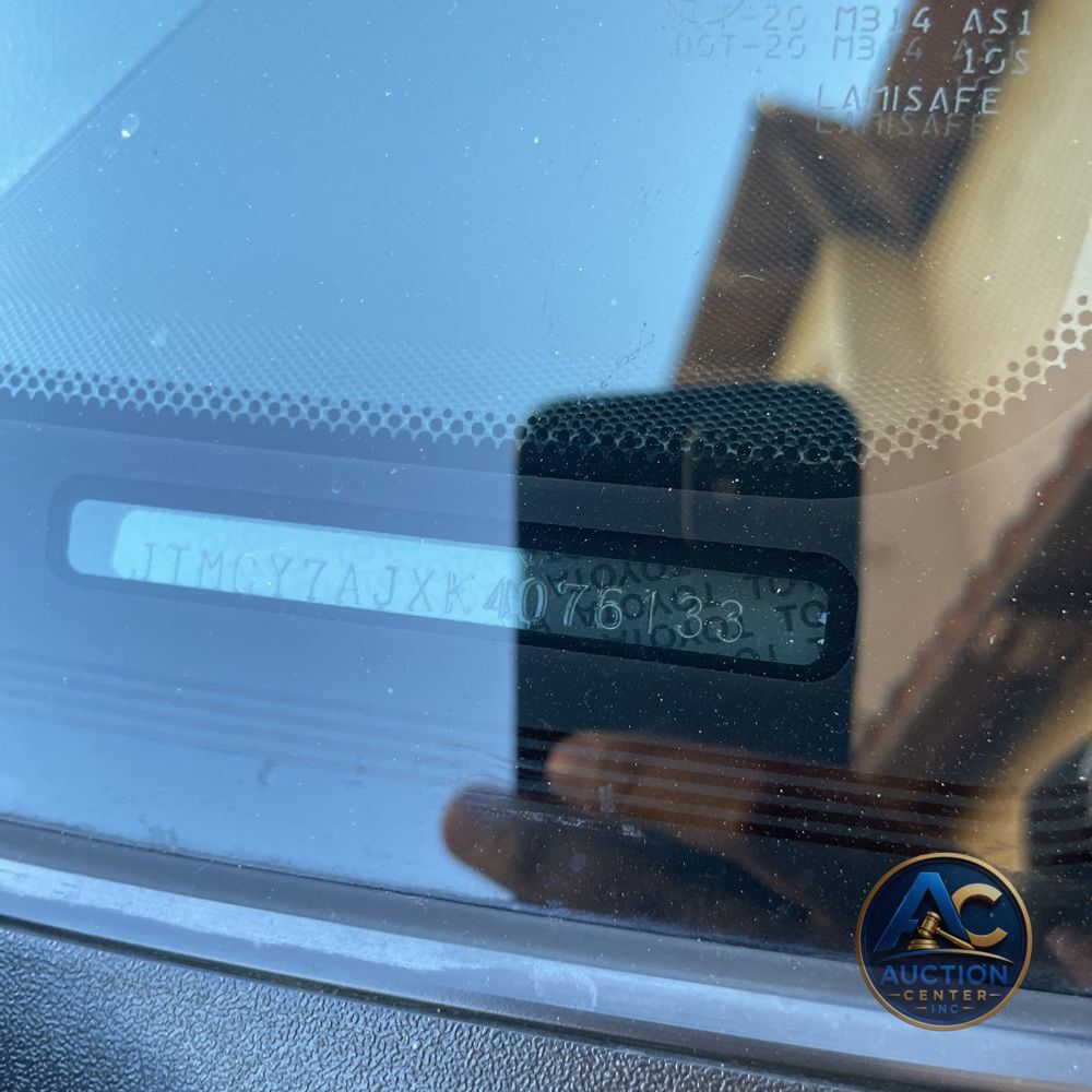 2019 Toyota Land Cruiser Base