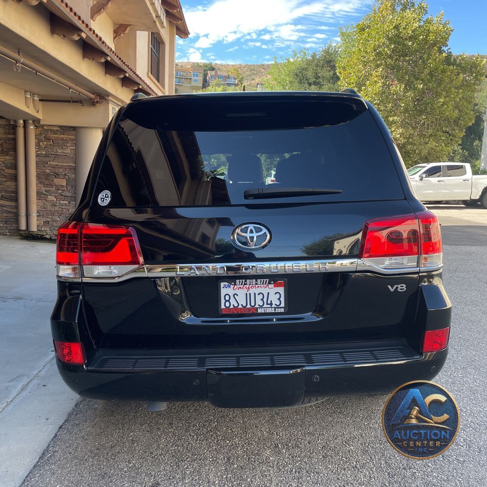 2019 Toyota Land Cruiser Base