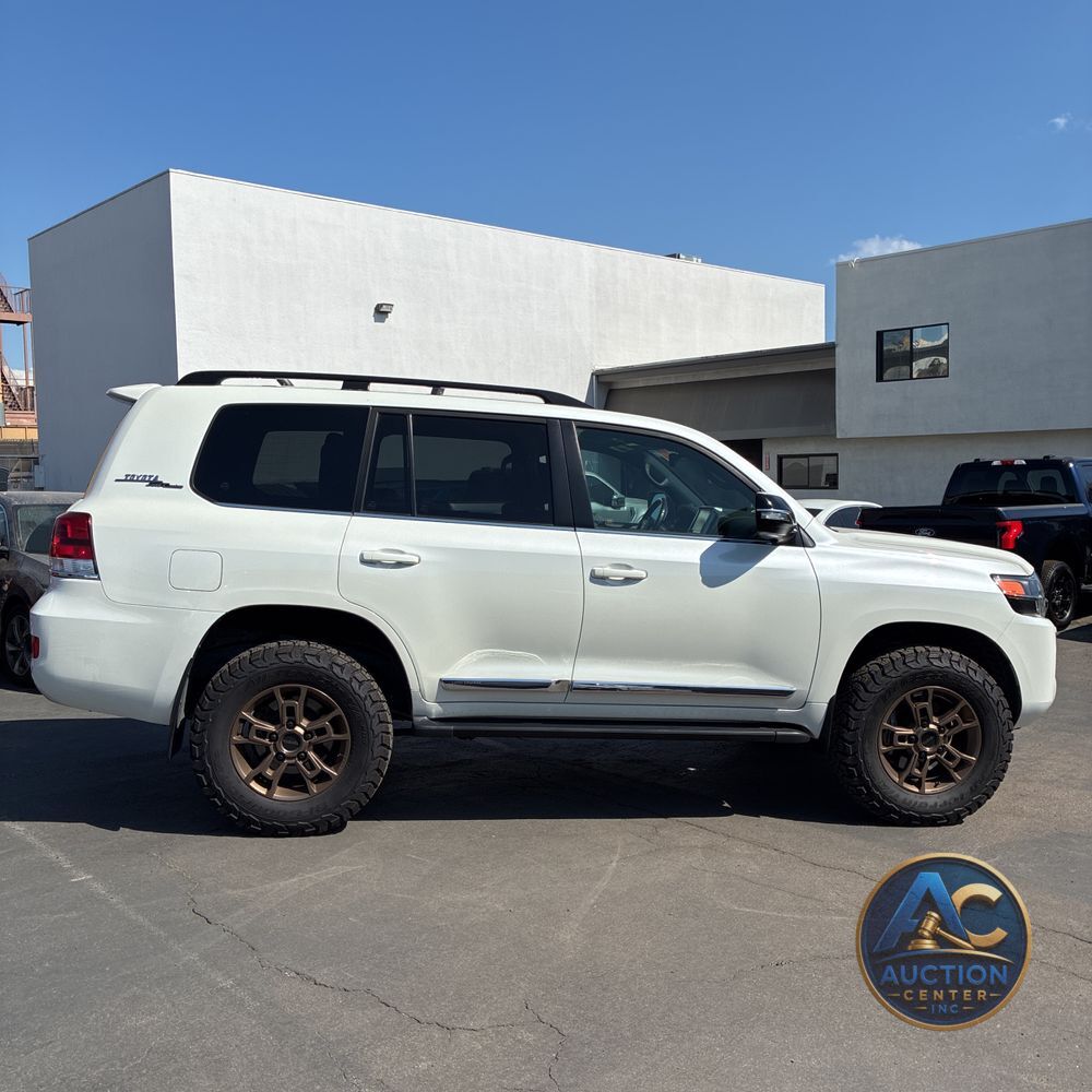 2021 Toyota Land Cruiser Heritage Edition