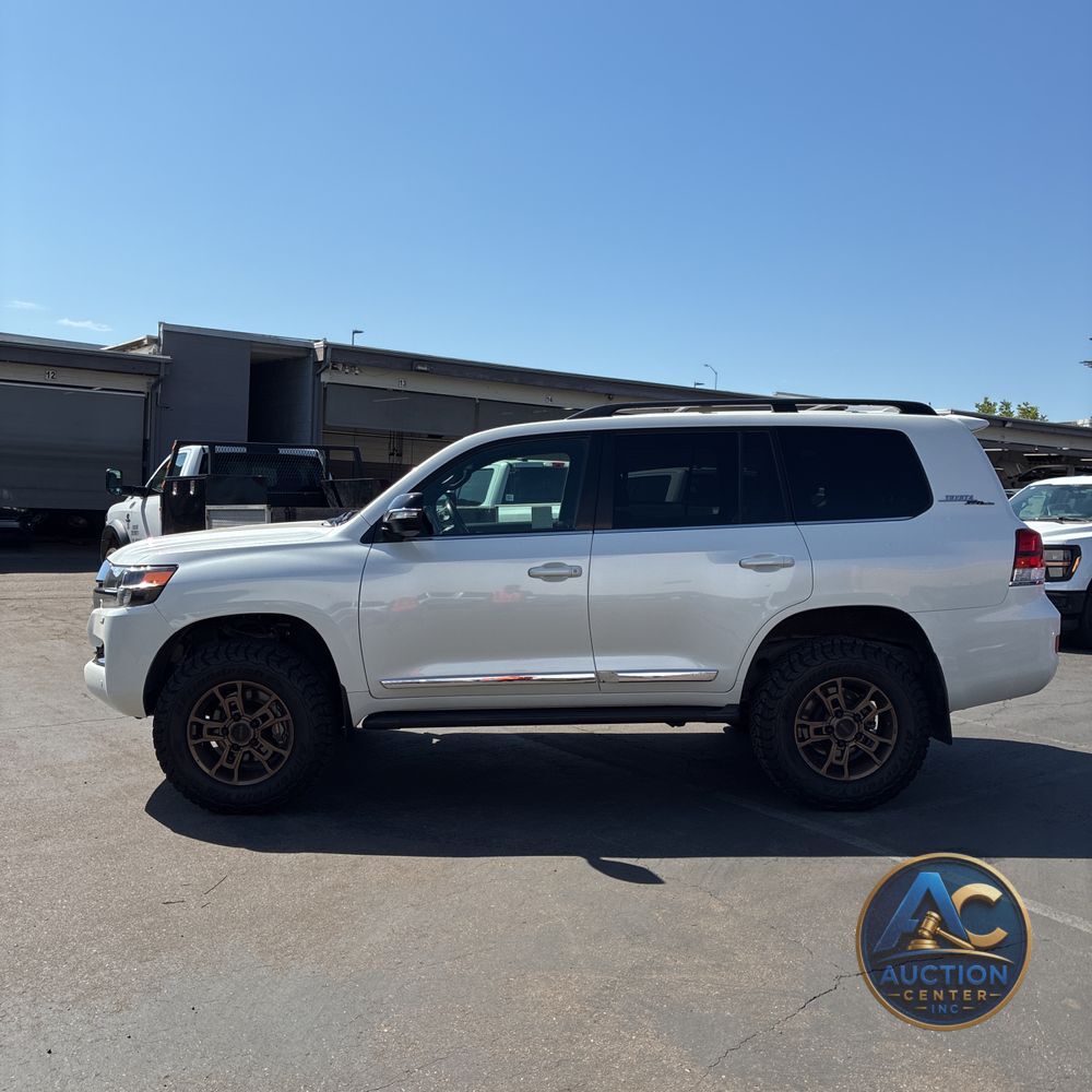 2021 Toyota Land Cruiser Heritage Edition