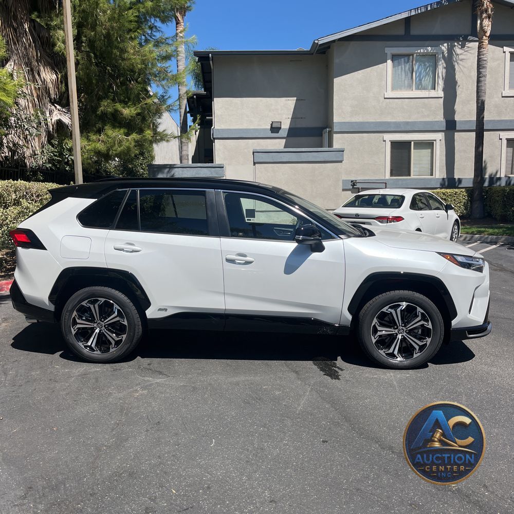 2025 Toyota RAV4 Plug-in Hybrid XSE