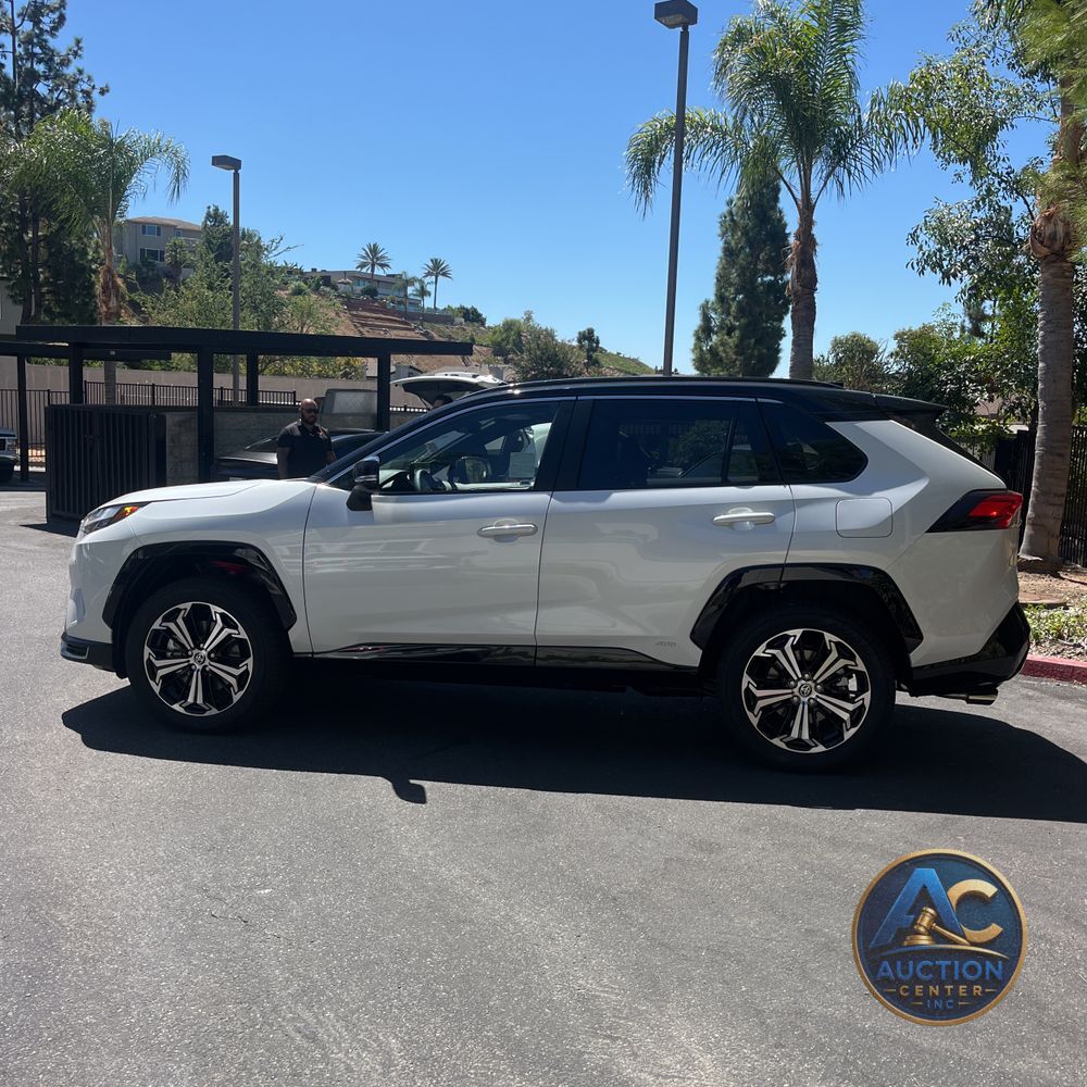 2025 Toyota RAV4 Plug-in Hybrid XSE