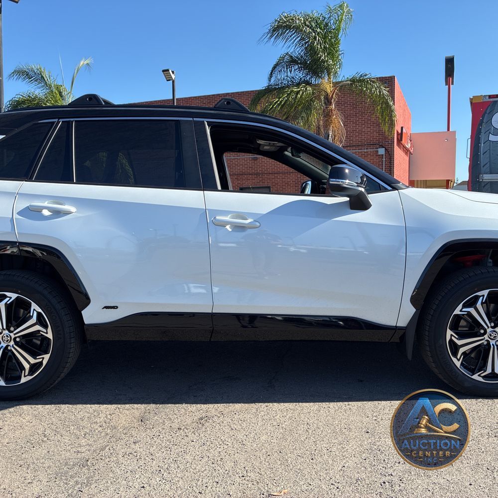 2025 Toyota RAV4 Plug-in Hybrid XSE